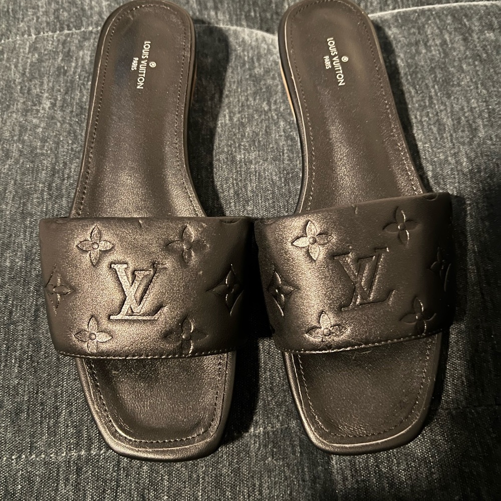 LV black slides